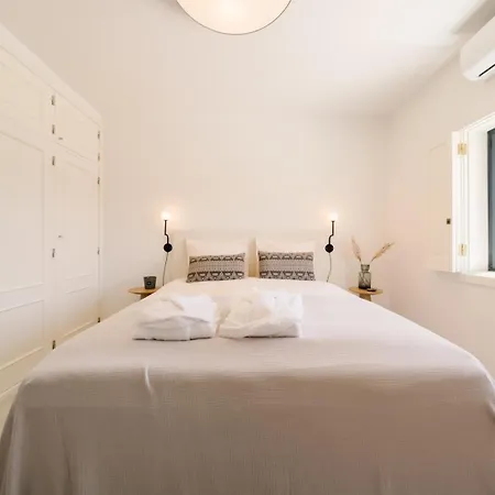 Acacias - Boutique In Wine Country Villa *