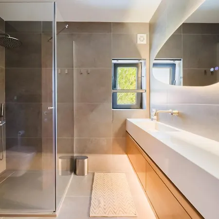 Acacias - Boutique In Wine Country Villa *
