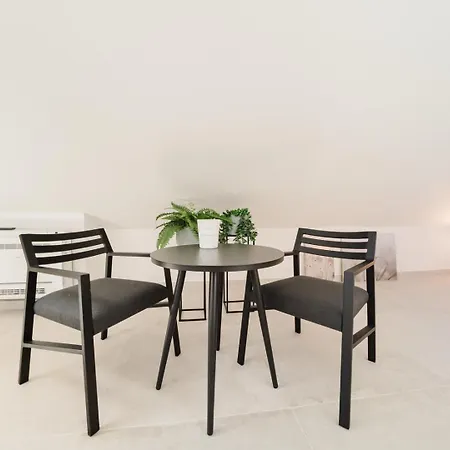 Acacias - Boutique In Wine Country Villa